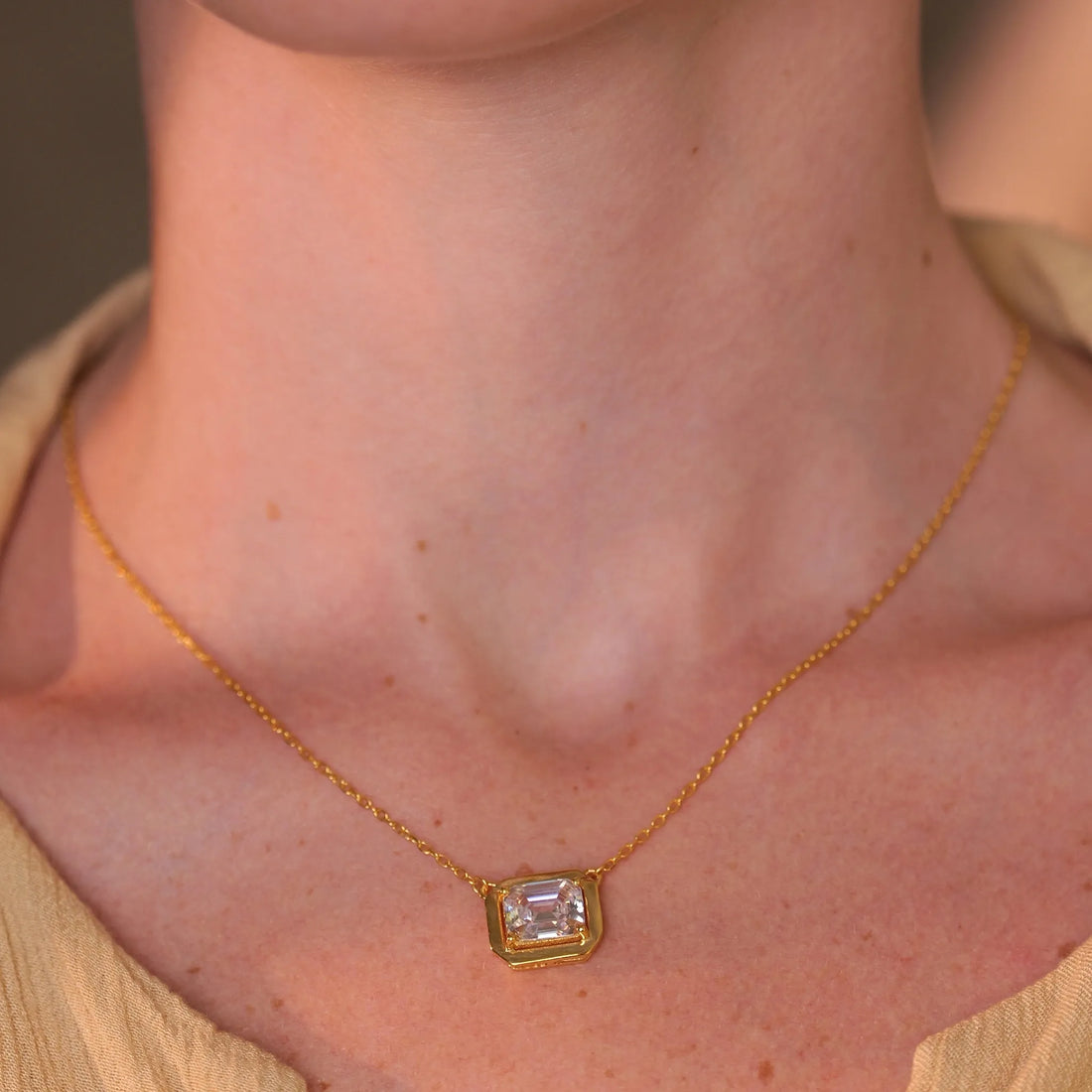 Solitaire Lumi Necklace
